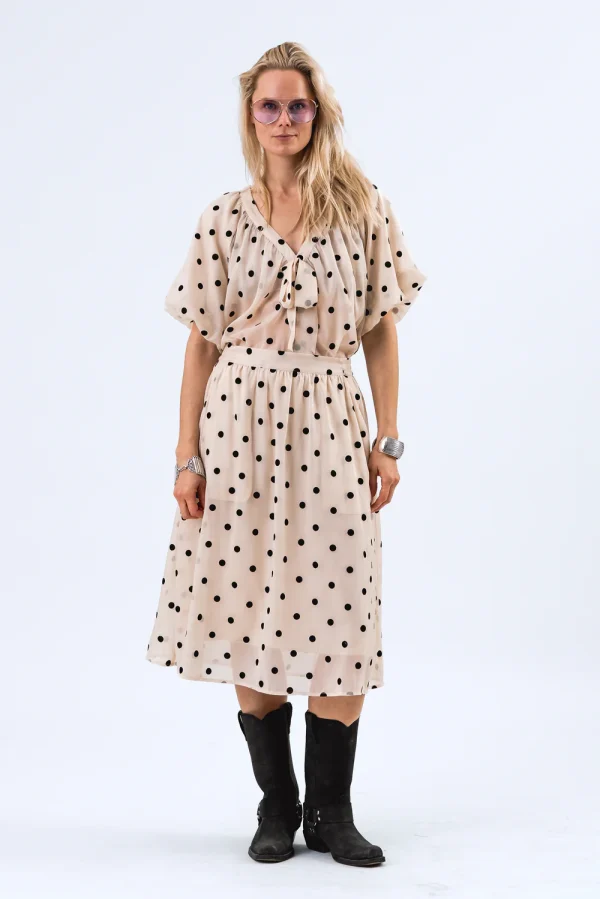 Vanilla Polkadot Blouse with Puffed Sleeve