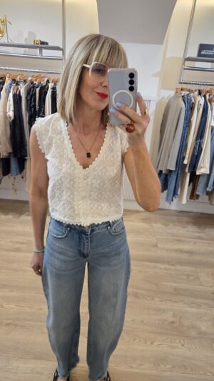 White Lace Sleeveless Cropped Top