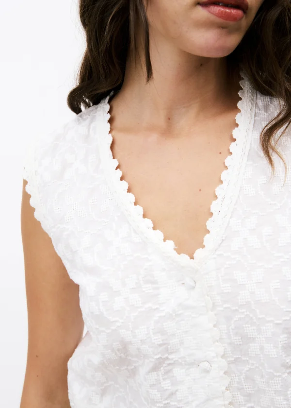 White Lace Sleeveless Cropped Top - Image 2