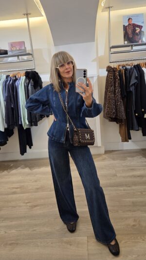 Jeans Mid-Rise, Wide-Leg & Dark Wash