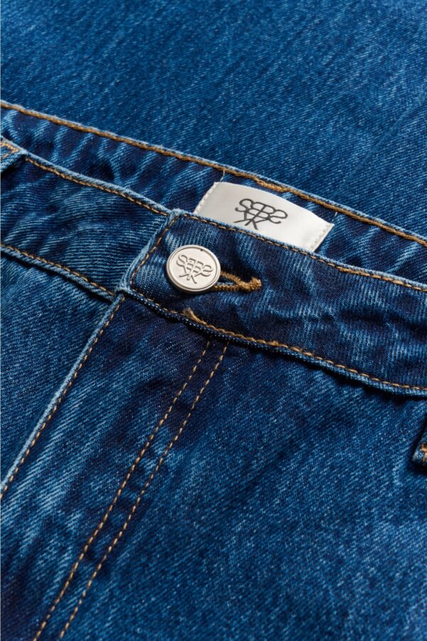 Jeans Mid-Rise, Wide-Leg & Dark Wash - Image 9