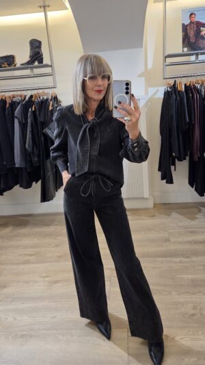 Black Faded Wide-Leg Jeans with Patch Pockets
