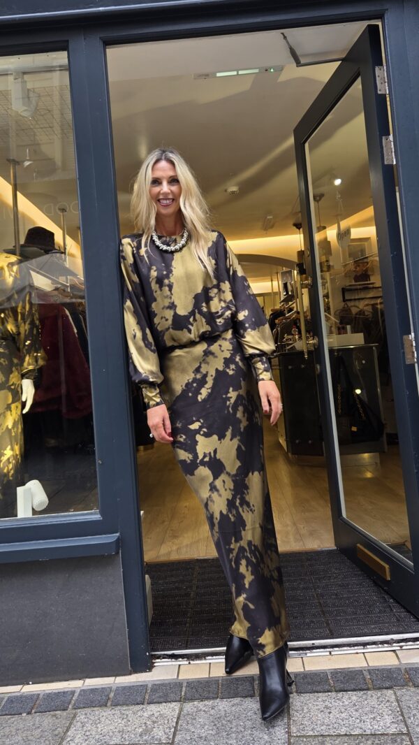 Black & Gold Maxi Dress with Blouson Sleeve