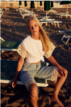 White T-Shirt with Biscuit Crochet Sleeve